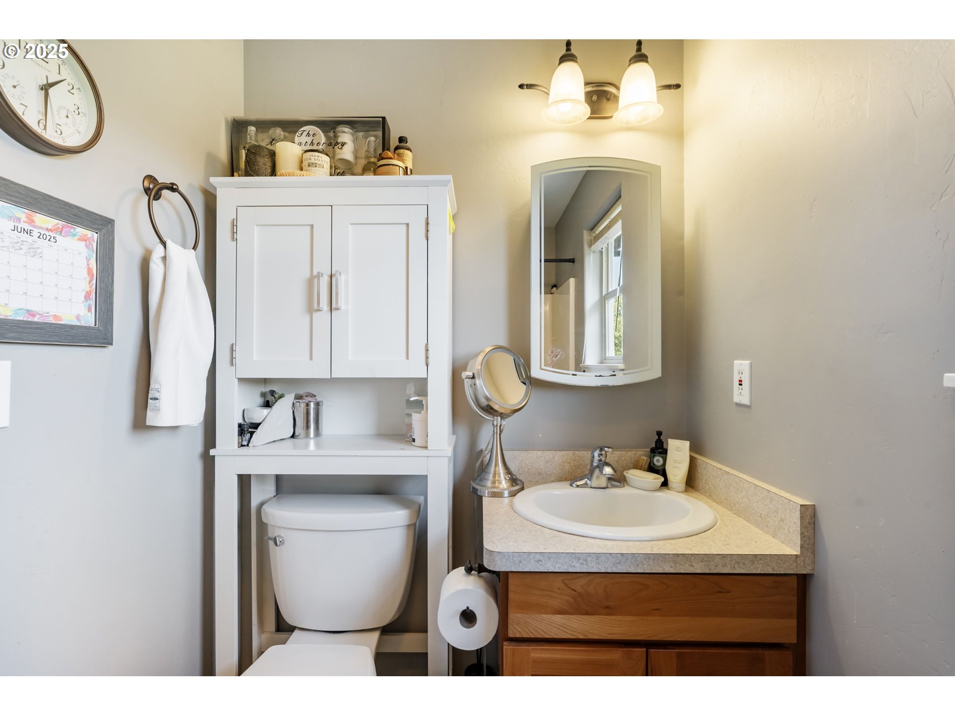 1105 29th Street Hood River, OR 97031 - Photo 38 of 48 Bathroom, Attached