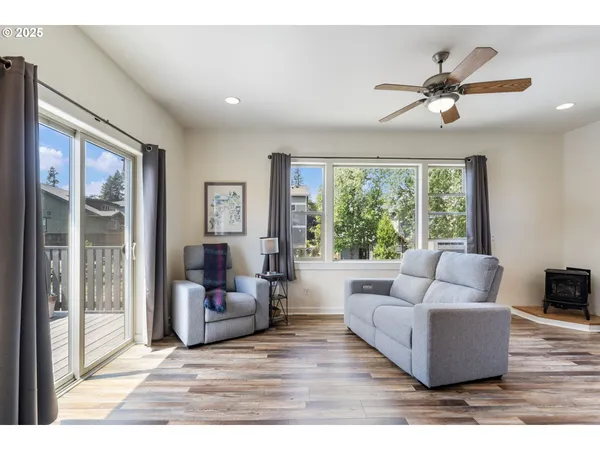 $875,000 | 1105 29th Street, Hood River, OR 97031