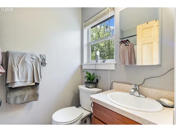 $875,000 | 1105 29th Street, Hood River, OR 97031