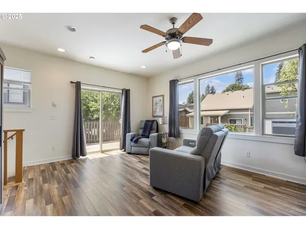 $875,000 | 1105 29th Street, Hood River, OR 97031