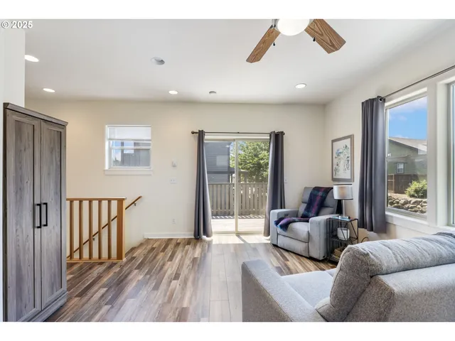 $999,000 | 1105 29th Street, Hood River, OR 97031