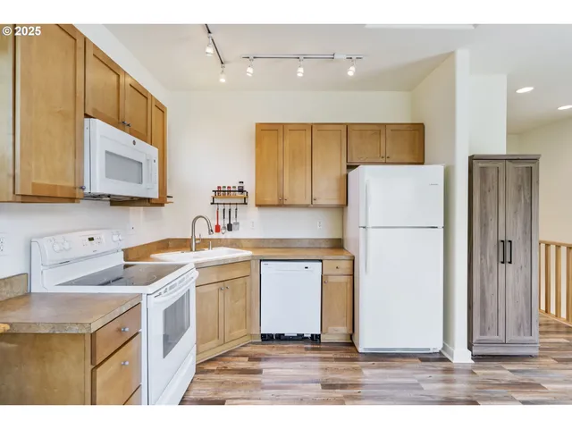 $999,000 | 1105 29th Street, Hood River, OR 97031