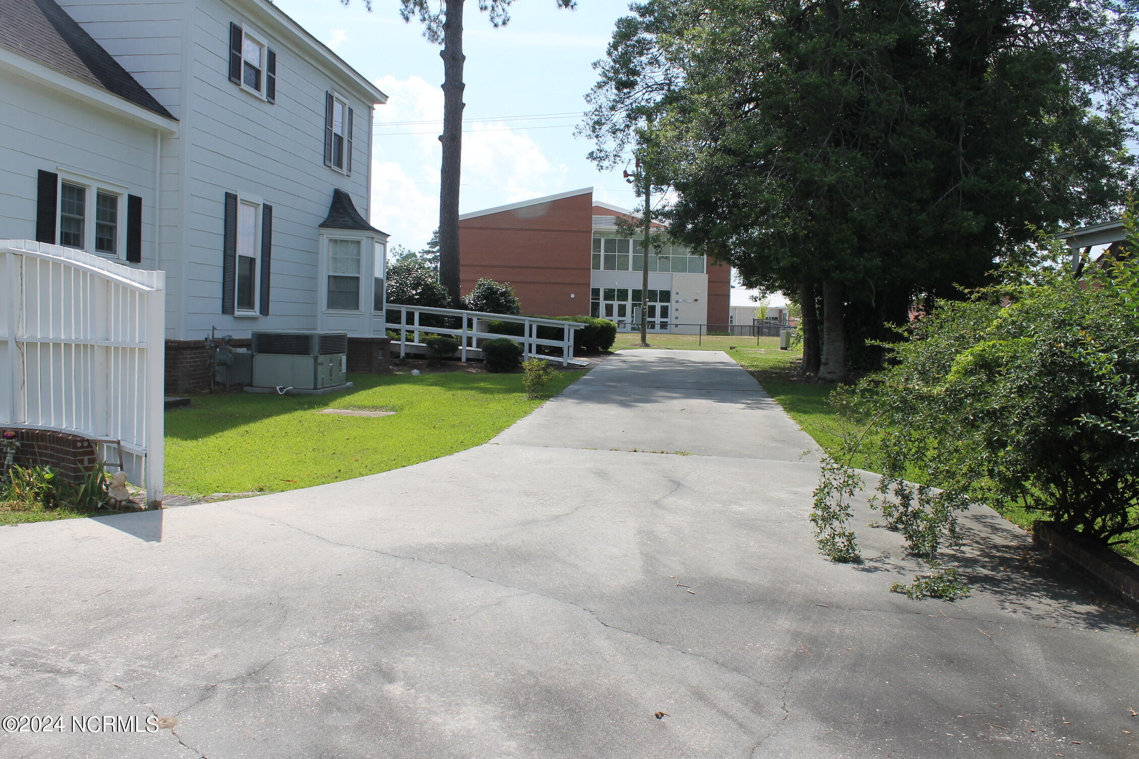 202 Stake Road Tabor City, NC 28463 - Photo 6 of 51 IMG_2202