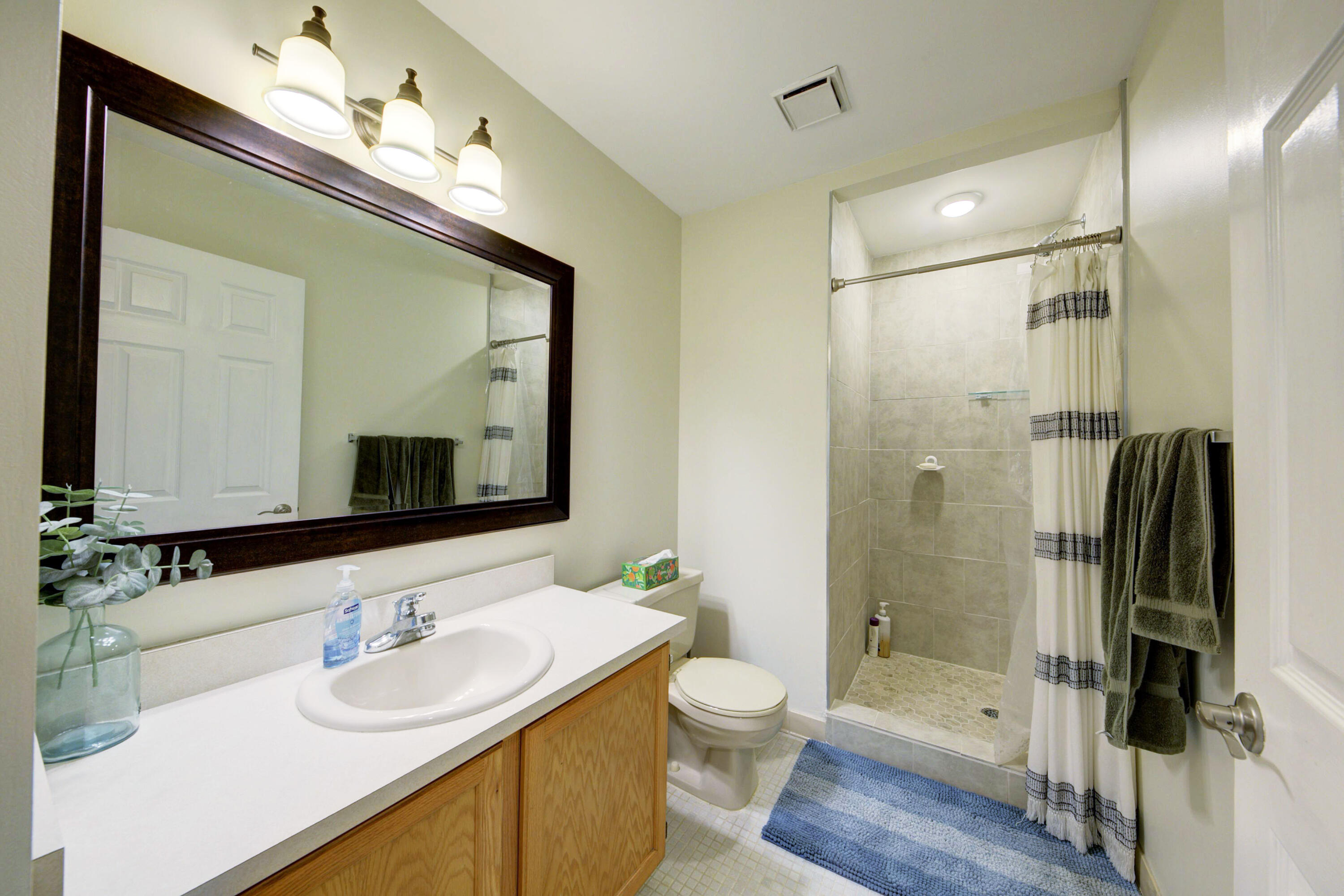 22381 Peach Tree, Unit 97 Novi, MI 48375 - Photo 8 of 37 930A8820_1_2