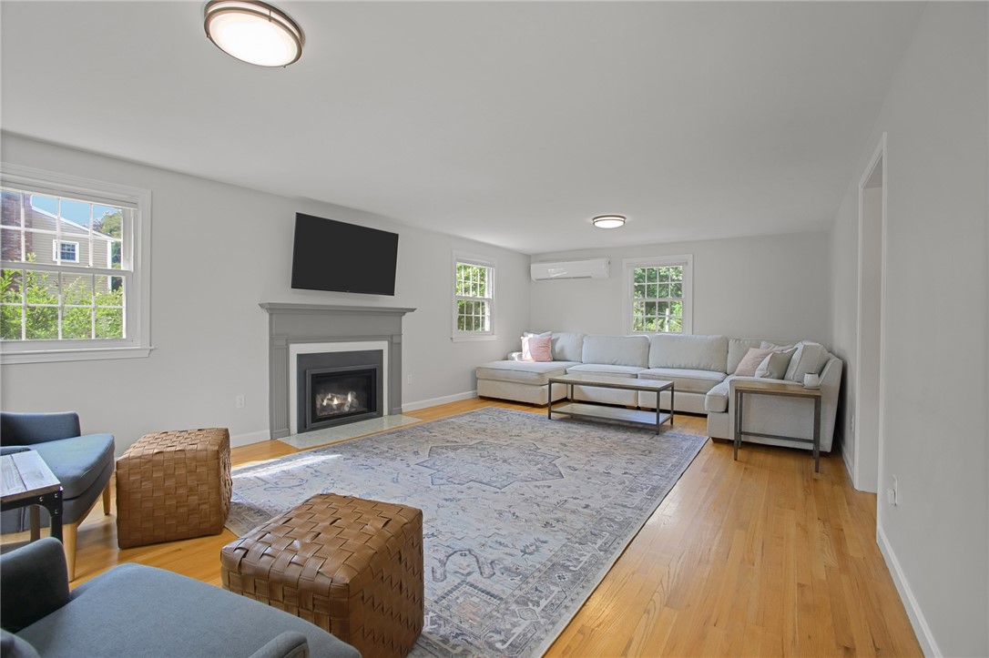 7 Heritage Road Bristol, RI 02809 - Photo 11 of 41