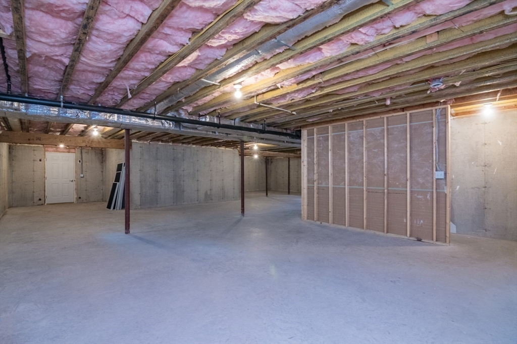 20 Bridge Road, Unit 33 Northampton, MA 01062 - Photo 35 of 38