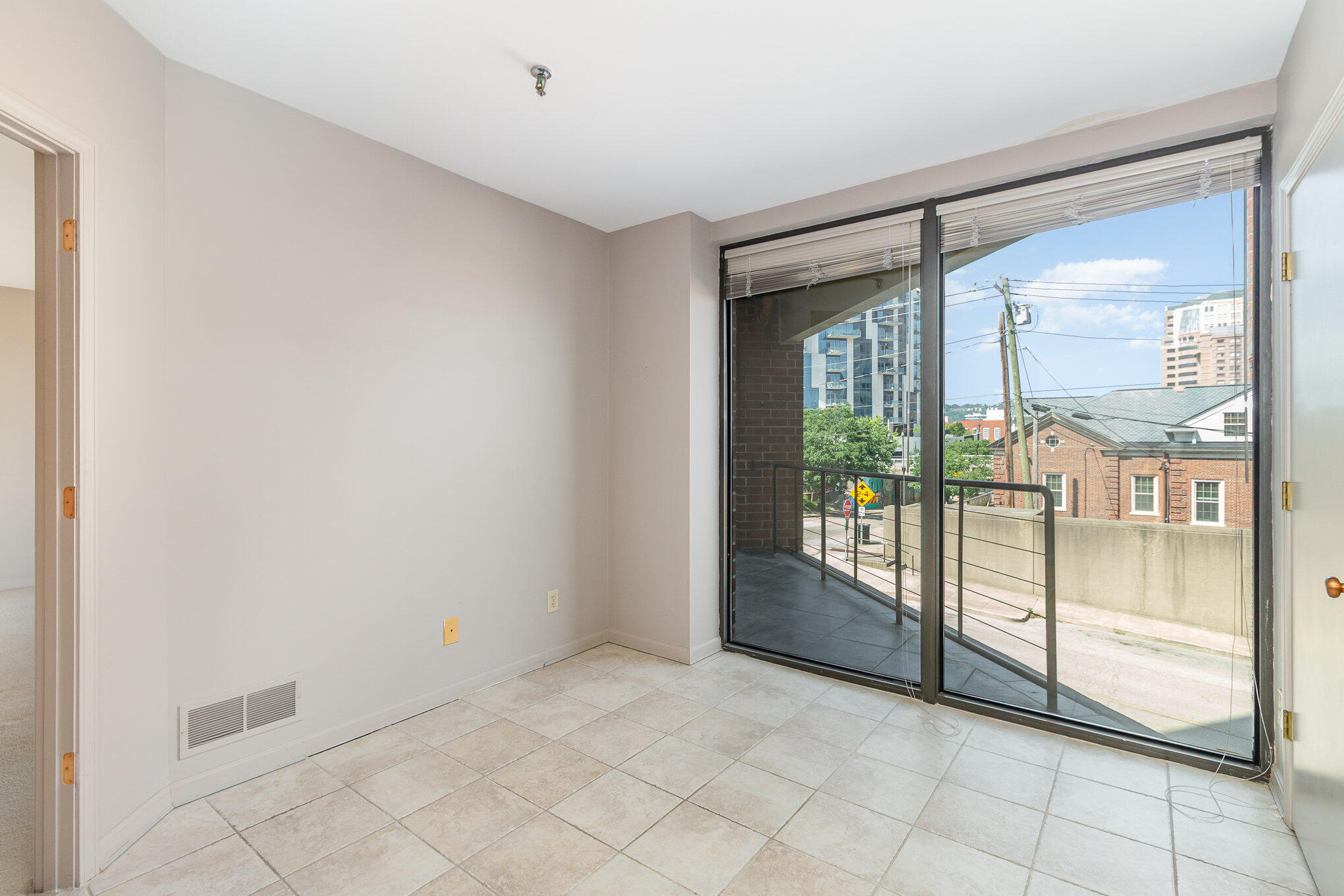 100 Riverside Place, Unit 301 Covington, KY 41011 - Photo 16 of 30 Gallery Image 16