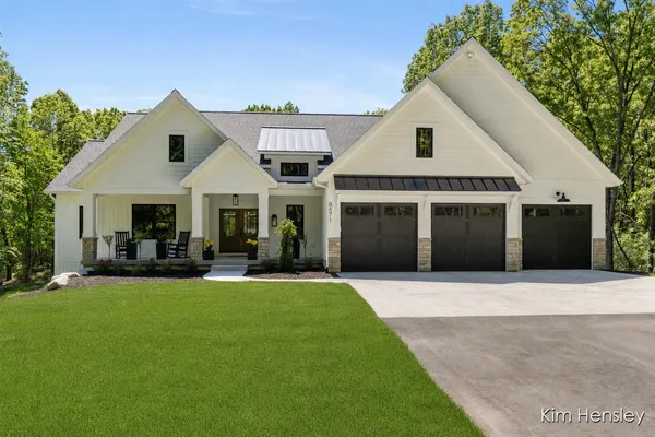 $1,324,900 | 8571 Young Avenue Northeast, Rockford, MI 49341