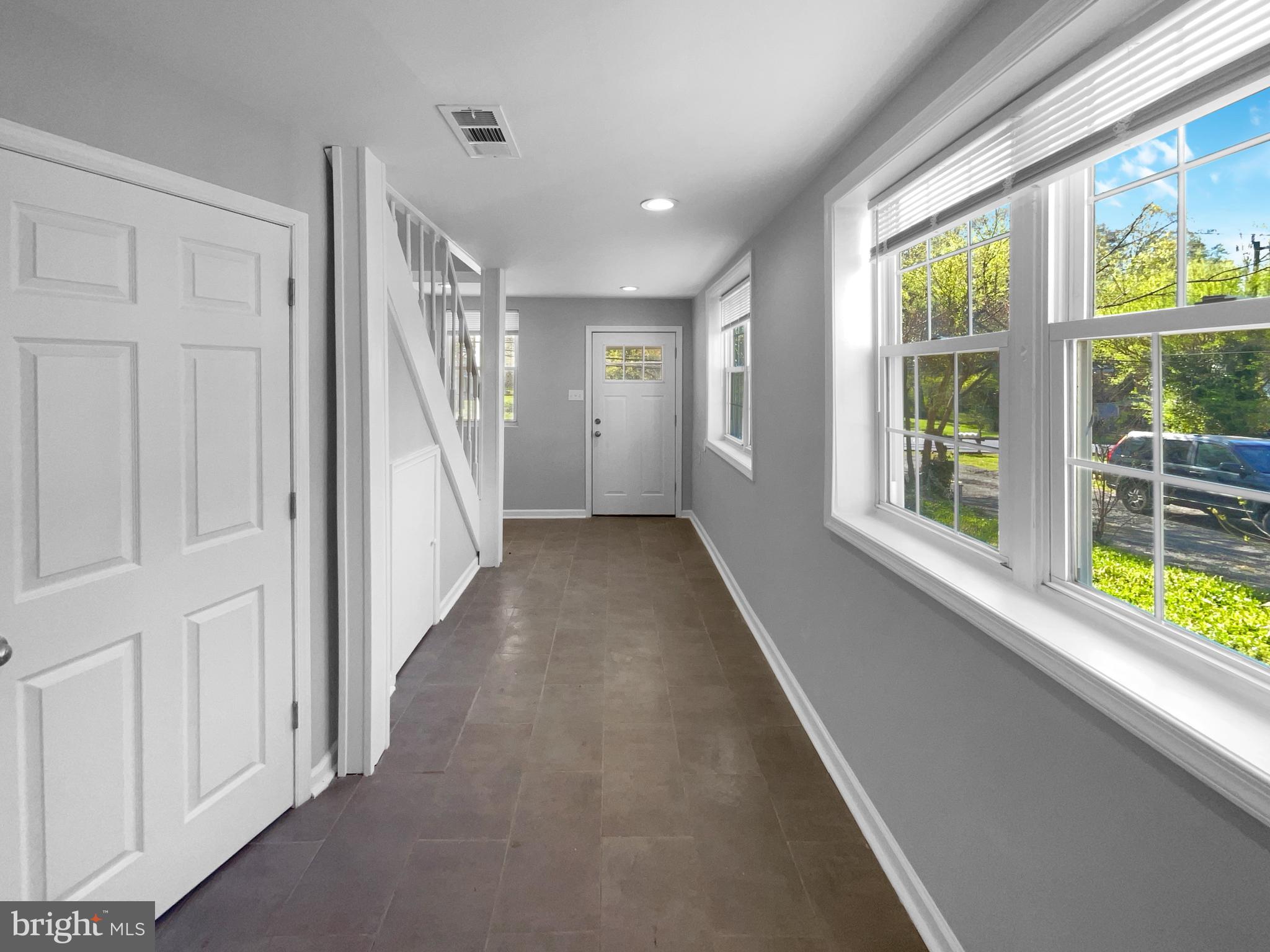 18608 Old Triangle Road Triangle, VA 22172 - Photo 13 of 19 Gallery Image 13