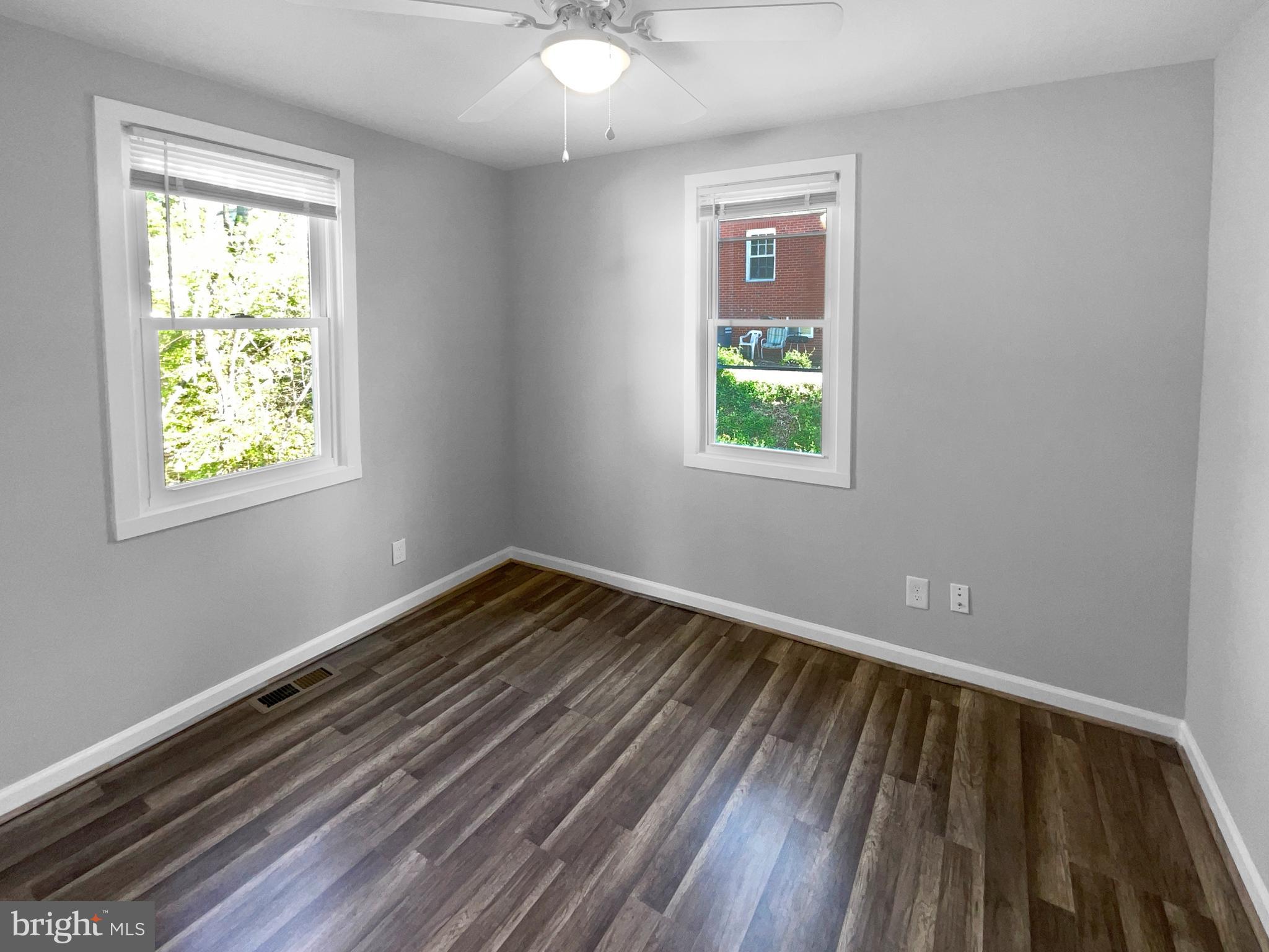 18608 Old Triangle Road Triangle, VA 22172 - Photo 5 of 19 Gallery Image 5