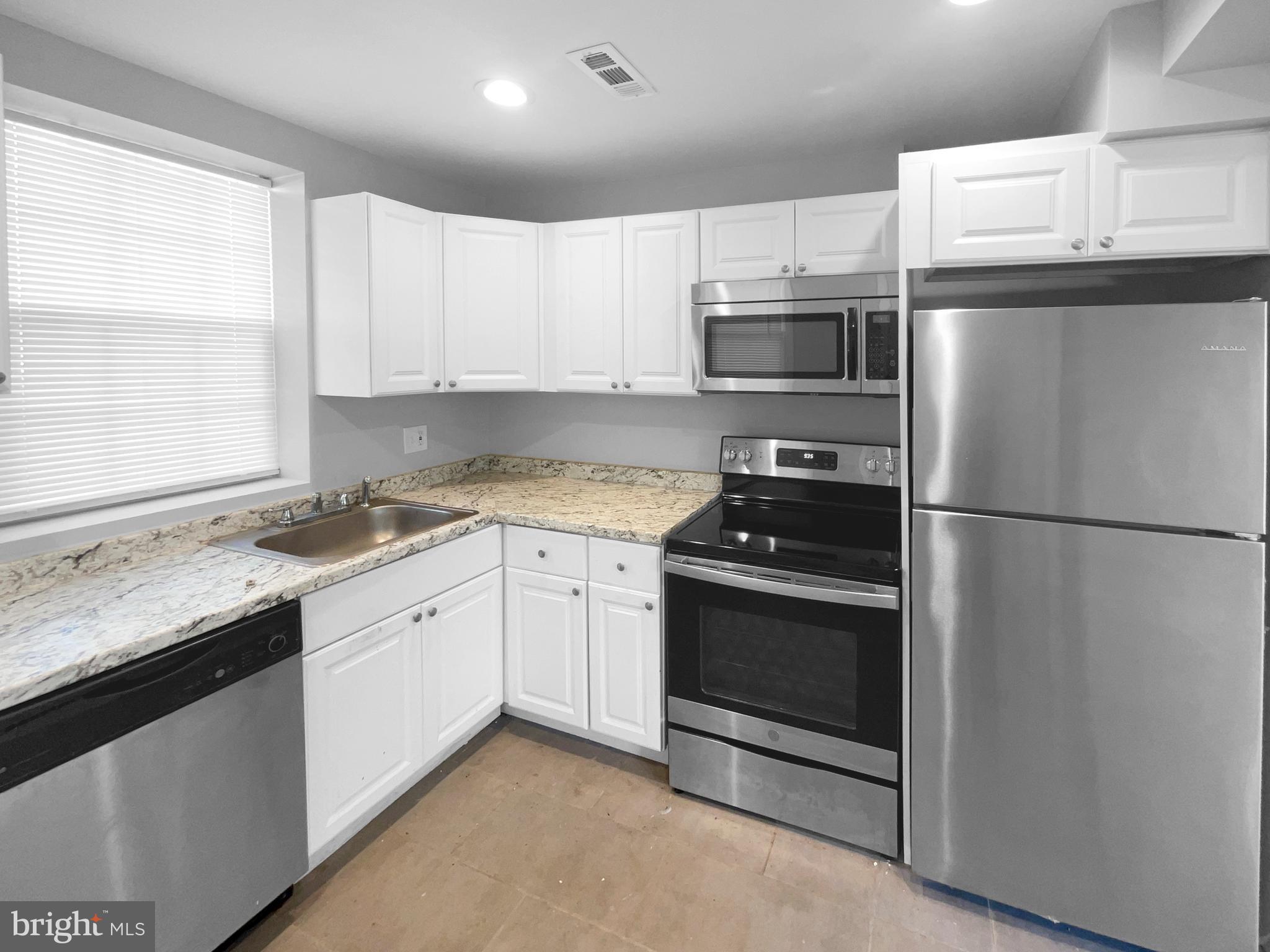 18608 Old Triangle Road Triangle, VA 22172 - Photo 7 of 19 Gallery Image 7