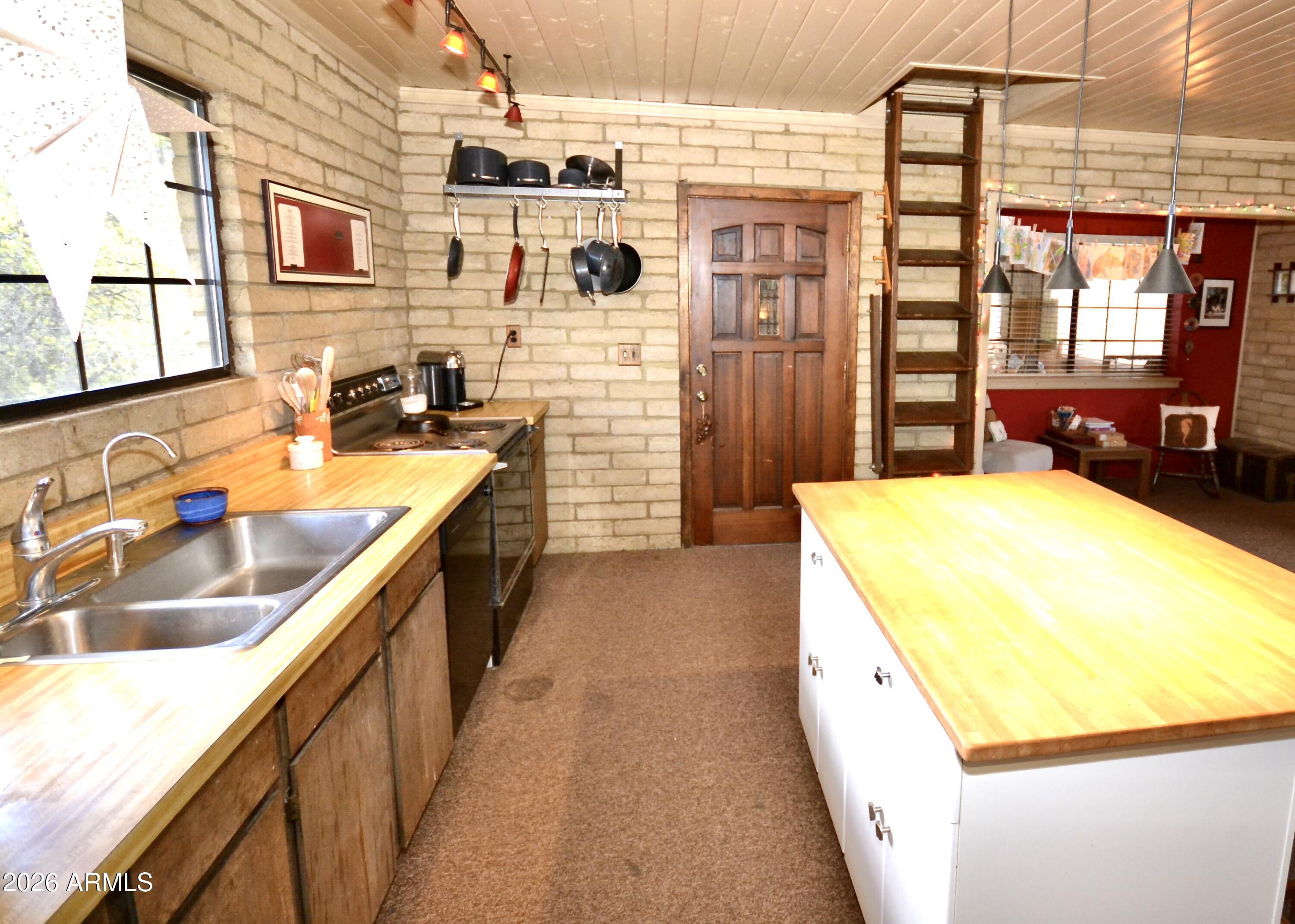 23617 South Demascus Road Crown King, AZ 86343 - Photo 27 of 52 DSC_0860