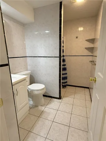 $2,250 | 66 Girard Avenue, Unit 207, Newport, RI 02840