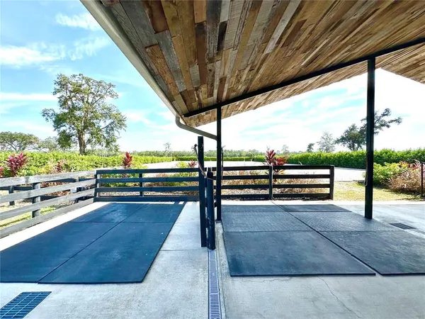 en empty room with windows