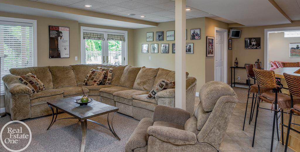 1066 Skyview Court Rochester, MI 48307 - Photo 25 of 39 31243439-24.JPG