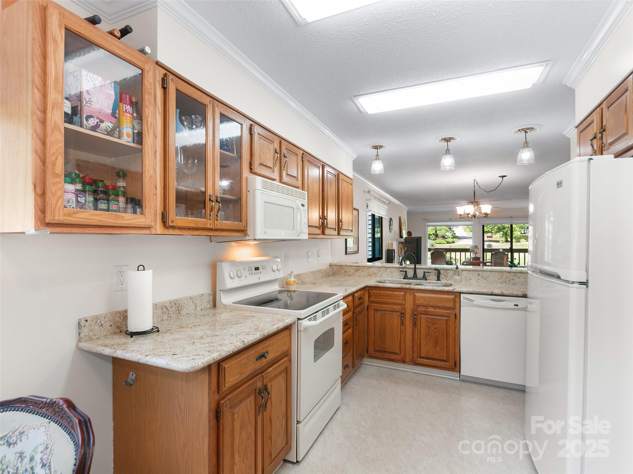 87 Willow Road, Unit D1 Waynesville, NC 28786 - Photo 7 of 36 Gallery Image 7