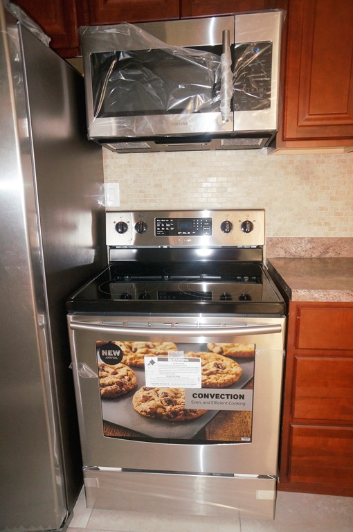 52 Granby Street Springfield, MA 01108 - Photo 12 of 23