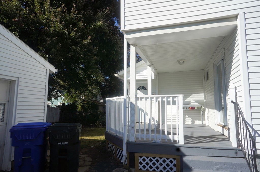 52 Granby Street Springfield, MA 01108 - Photo 4 of 23