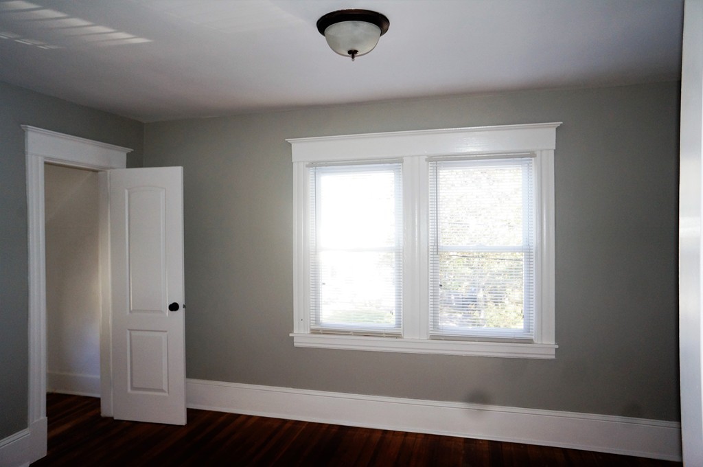 52 Granby Street Springfield, MA 01108 - Photo 9 of 23