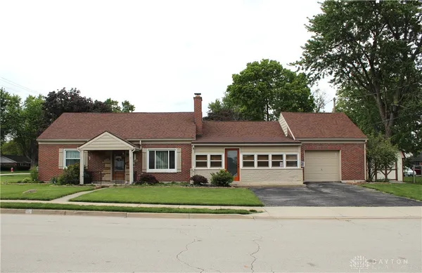 $219,900 | 9 Elm Court, Englewood, OH 45322