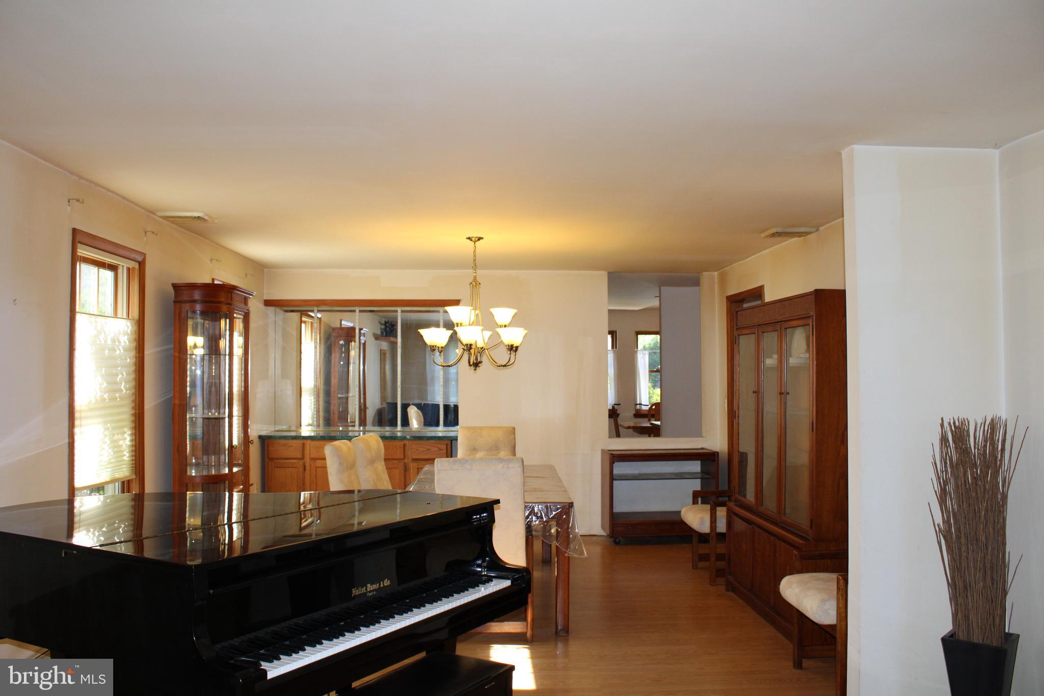 15158 Wayside Road Philadelphia, PA 19116 - Photo 18 of 44