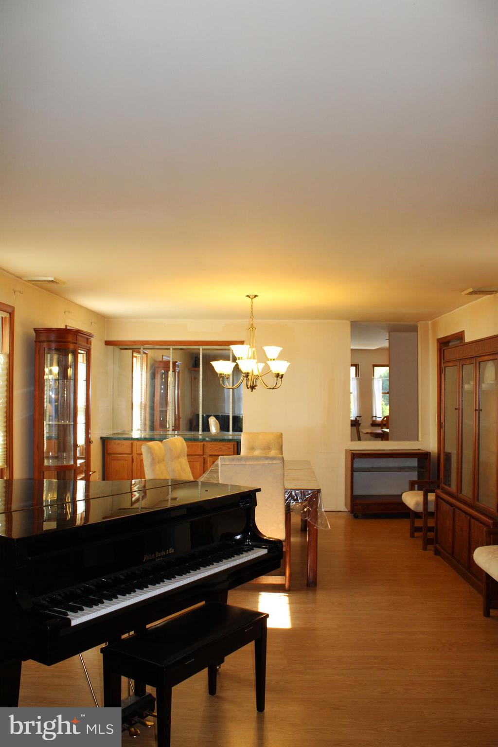 15158 Wayside Road Philadelphia, PA 19116 - Photo 19 of 44