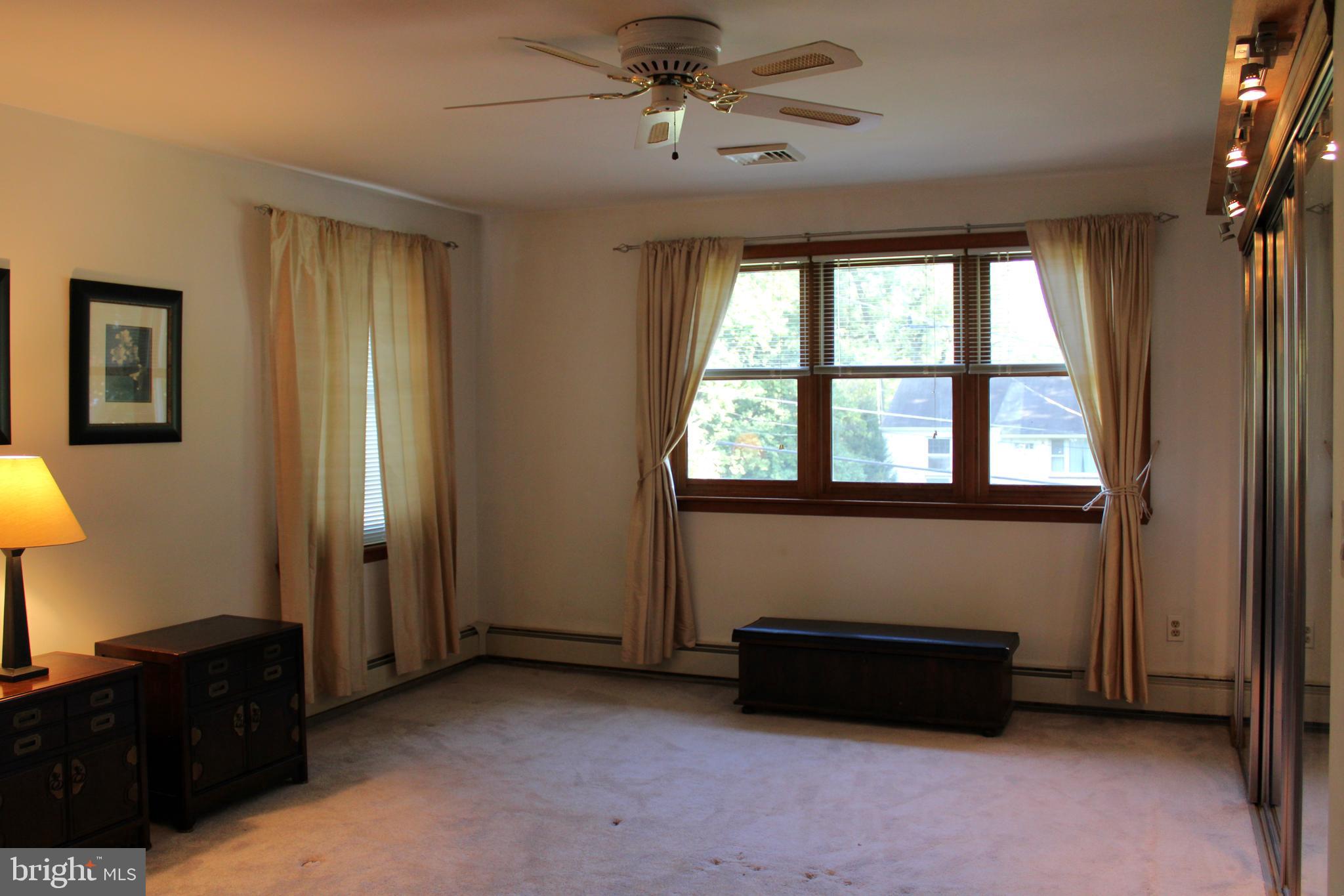 15158 Wayside Road Philadelphia, PA 19116 - Photo 36 of 44