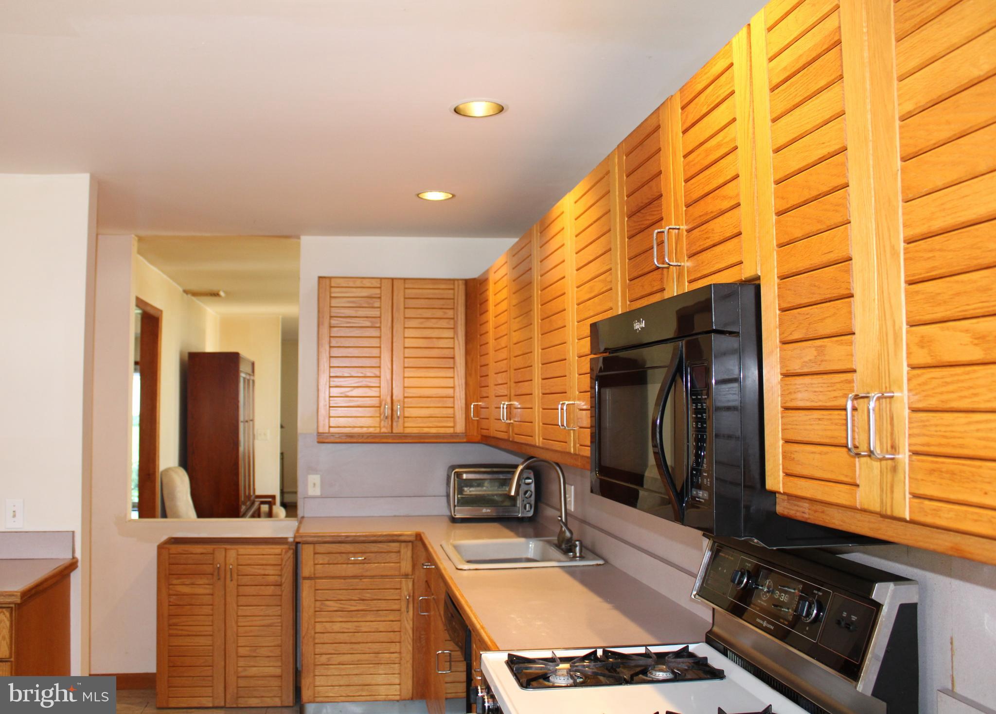 15158 Wayside Road Philadelphia, PA 19116 - Photo 9 of 44