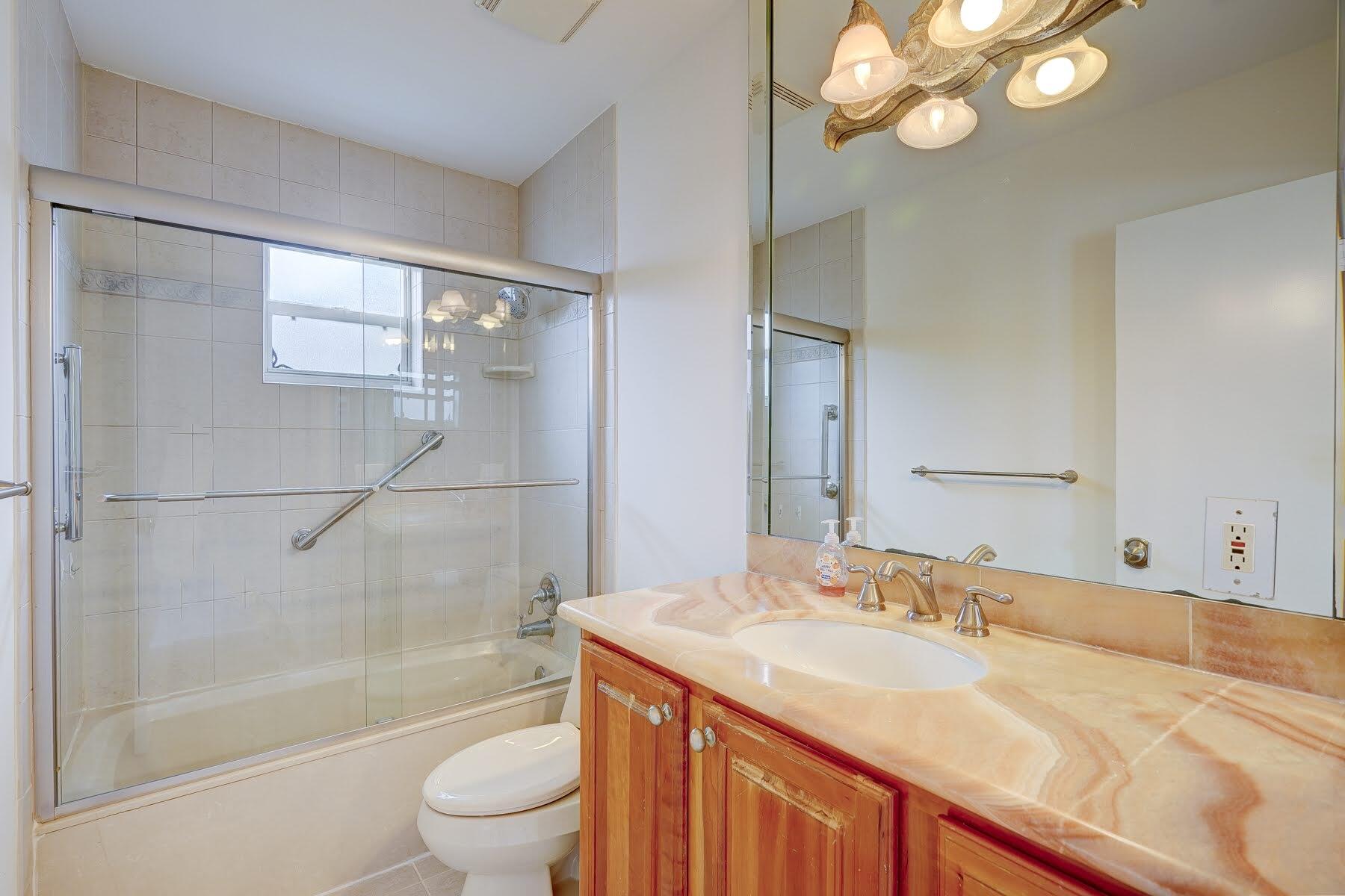 752 Southwest 36th Avenue Delray Beach, FL 33445 - Photo 27 of 40 752-36Ave-34