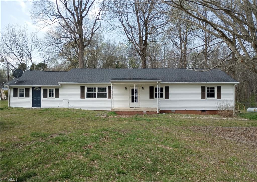 4077 Ramseur Julian Road Liberty, NC 27298 - Photo 1 of 20