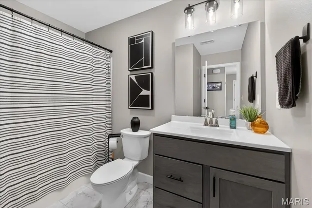 $250,000 | 70 Marker Drive, Unit A, Highland, IL 62249