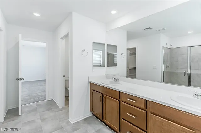 $2,200 | 7859 Lacemaker Court, Las Vegas, NV 89113