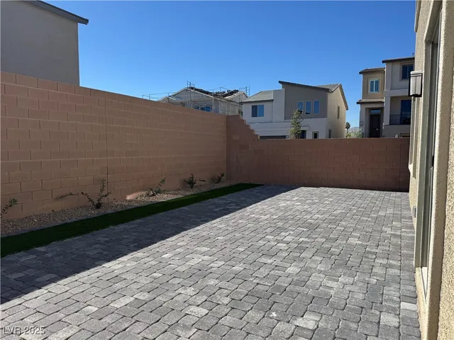$2,200 | 7859 Lacemaker Court, Las Vegas, NV 89113