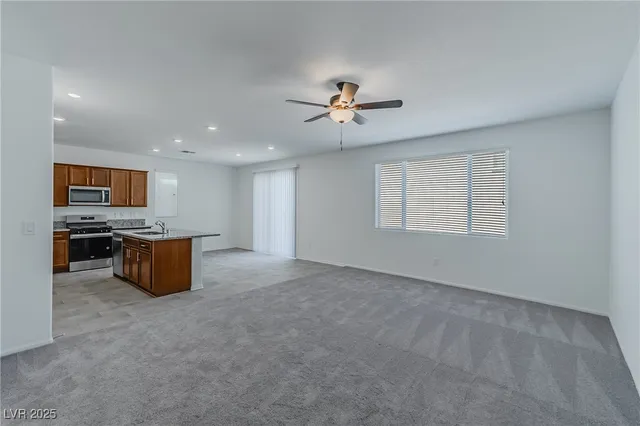 $2,200 | 7859 Lacemaker Court, Las Vegas, NV 89113