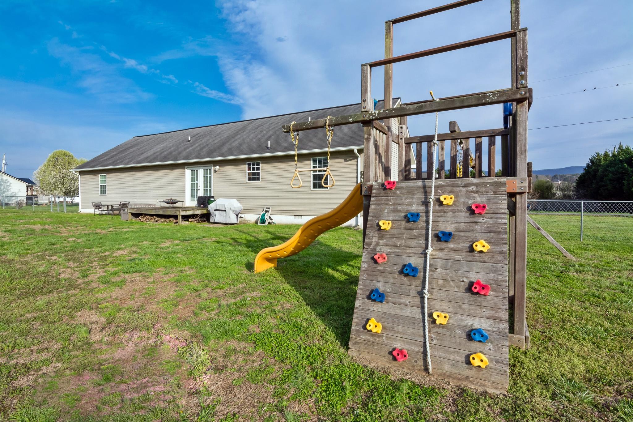 134 Mill Run Road Dunlap, TN 37327 - Photo 28 of 38 Play set