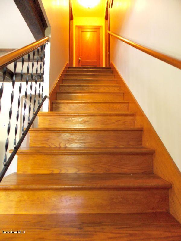 767 Reservoir Road North Adams, MA 01247 - Photo 12 of 28 12 Oak Strairs