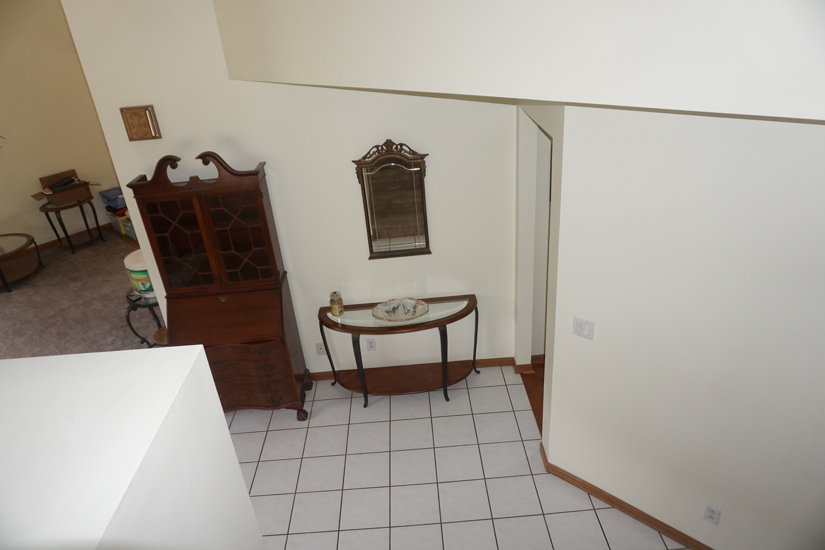 4914 Highway 113 Kankakee, IL 60901 - Photo 12 of 54 a view of a hallway with seating area