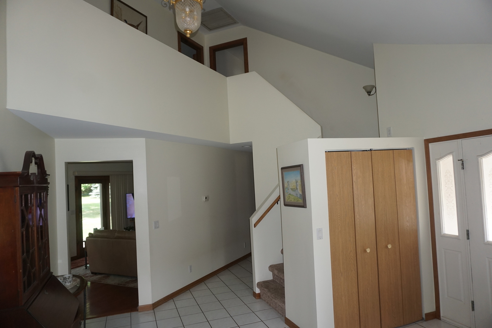 4914 Highway 113 Kankakee, IL 60901 - Photo 22 of 54 a view of a hallway with interior of the house