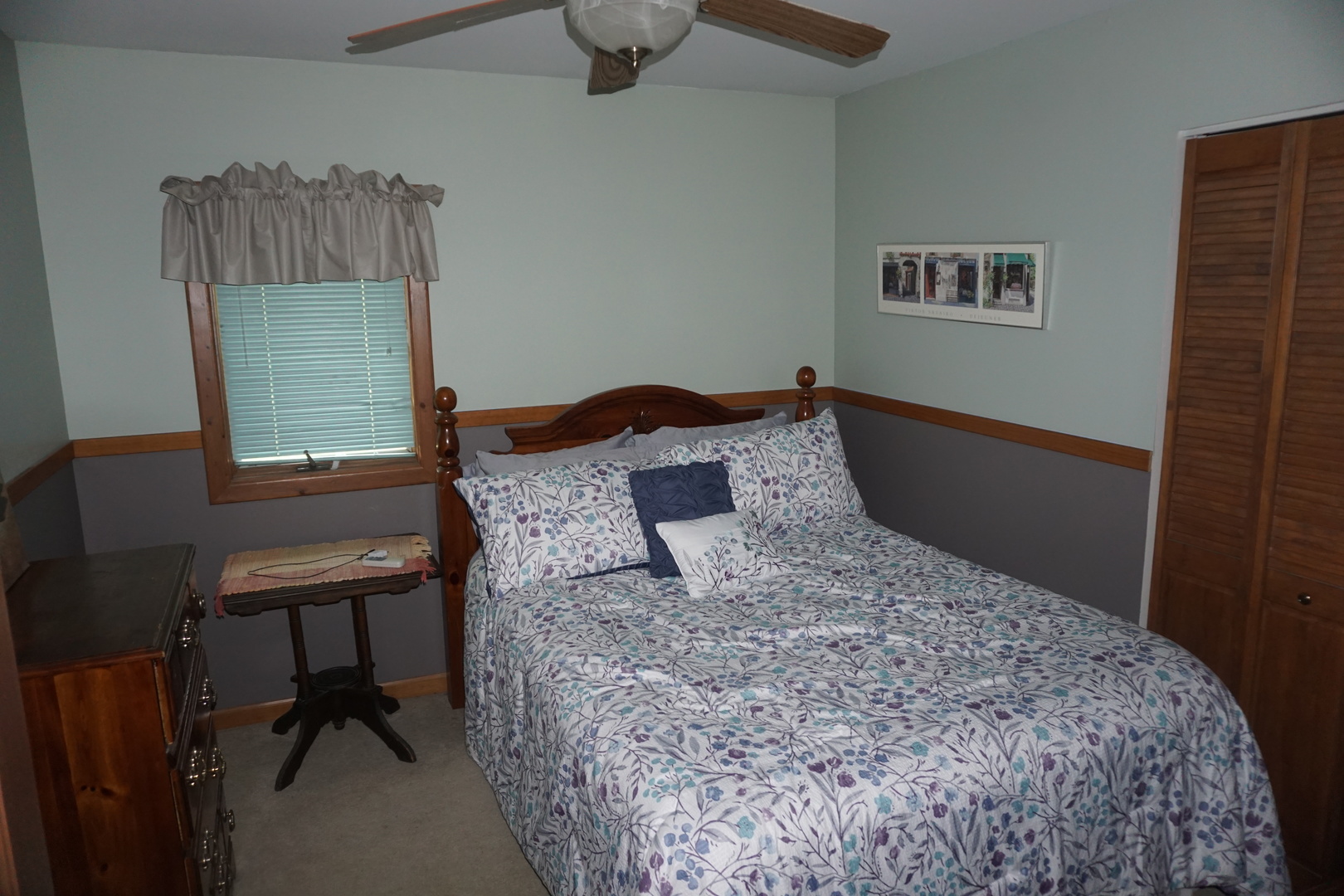4914 Highway 113 Kankakee, IL 60901 - Photo 28 of 54 a bedroom with a bed and a table in it