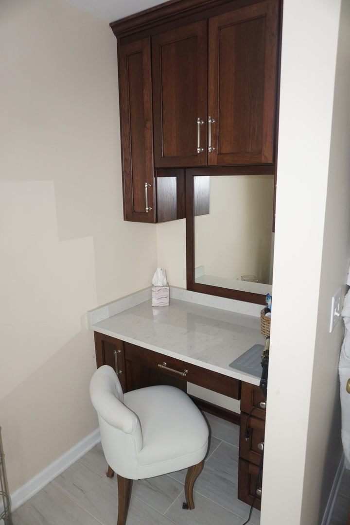 4914 Highway 113 Kankakee, IL 60901 - Photo 37 of 54 a bathroom with a sink a toilet and mirror