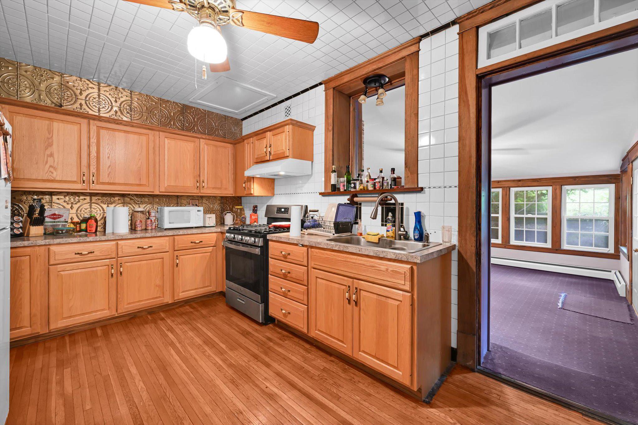 502 Friedensburg Road Reading, PA 19606 - Photo 7 of 42 Kitchen