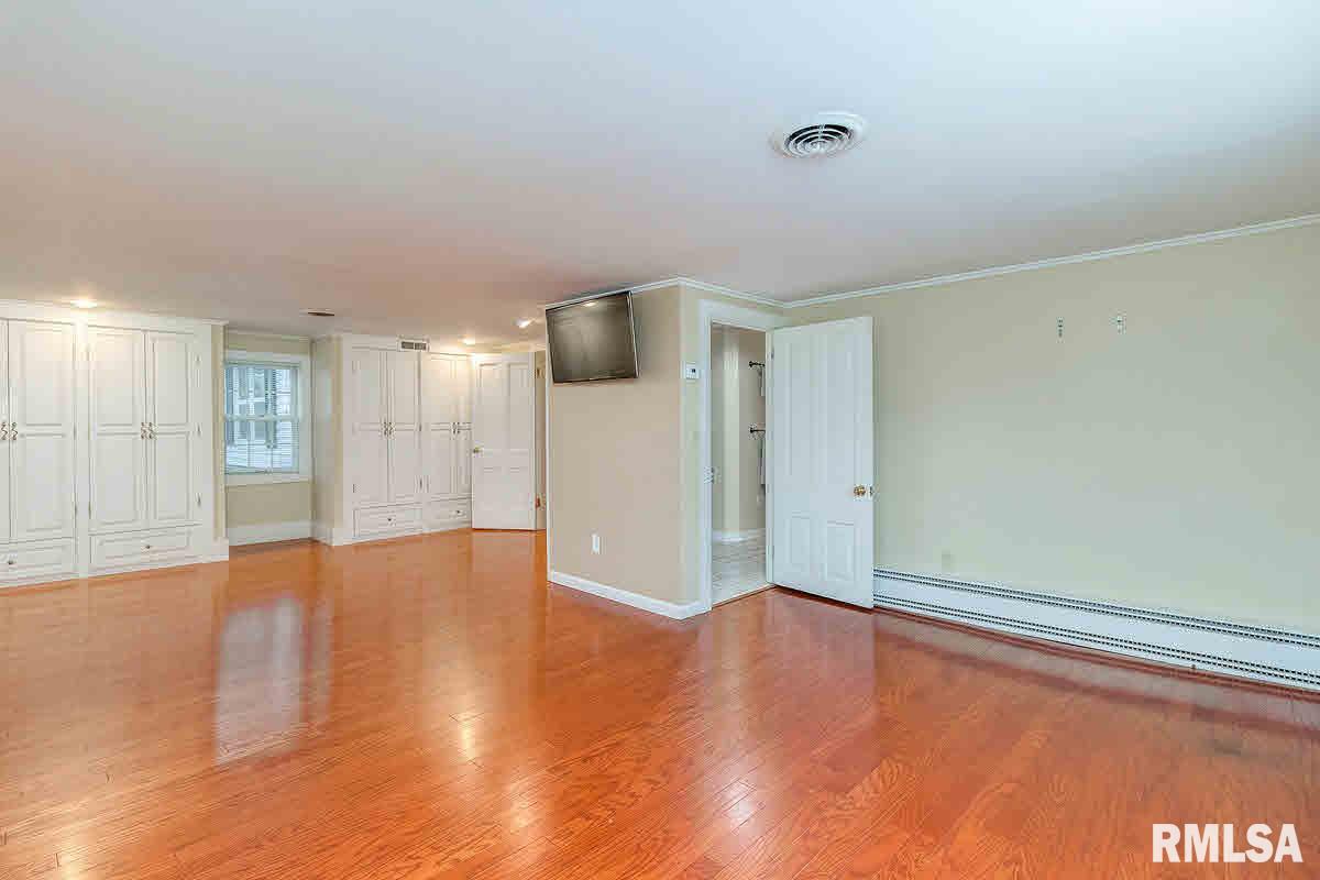 1312 Middle Road Bettendorf, IA 52722 - Photo 15 of 24 Gallery Image 15