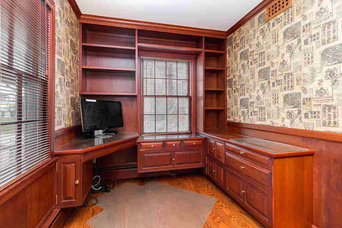 1312 Middle Road Bettendorf, IA 52722 - Photo 10 of 24 Gallery Image 10