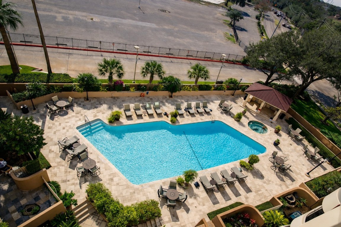 3525 Sage Road, Unit 718 Houston, TX 77056 - Photo 2 of 38 an aerial view of a swimming pool