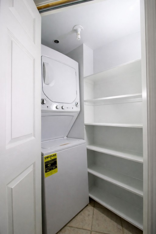 3525 Sage Road, Unit 718 Houston, TX 77056 - Photo 36 of 38 a utility room with dryer and washer