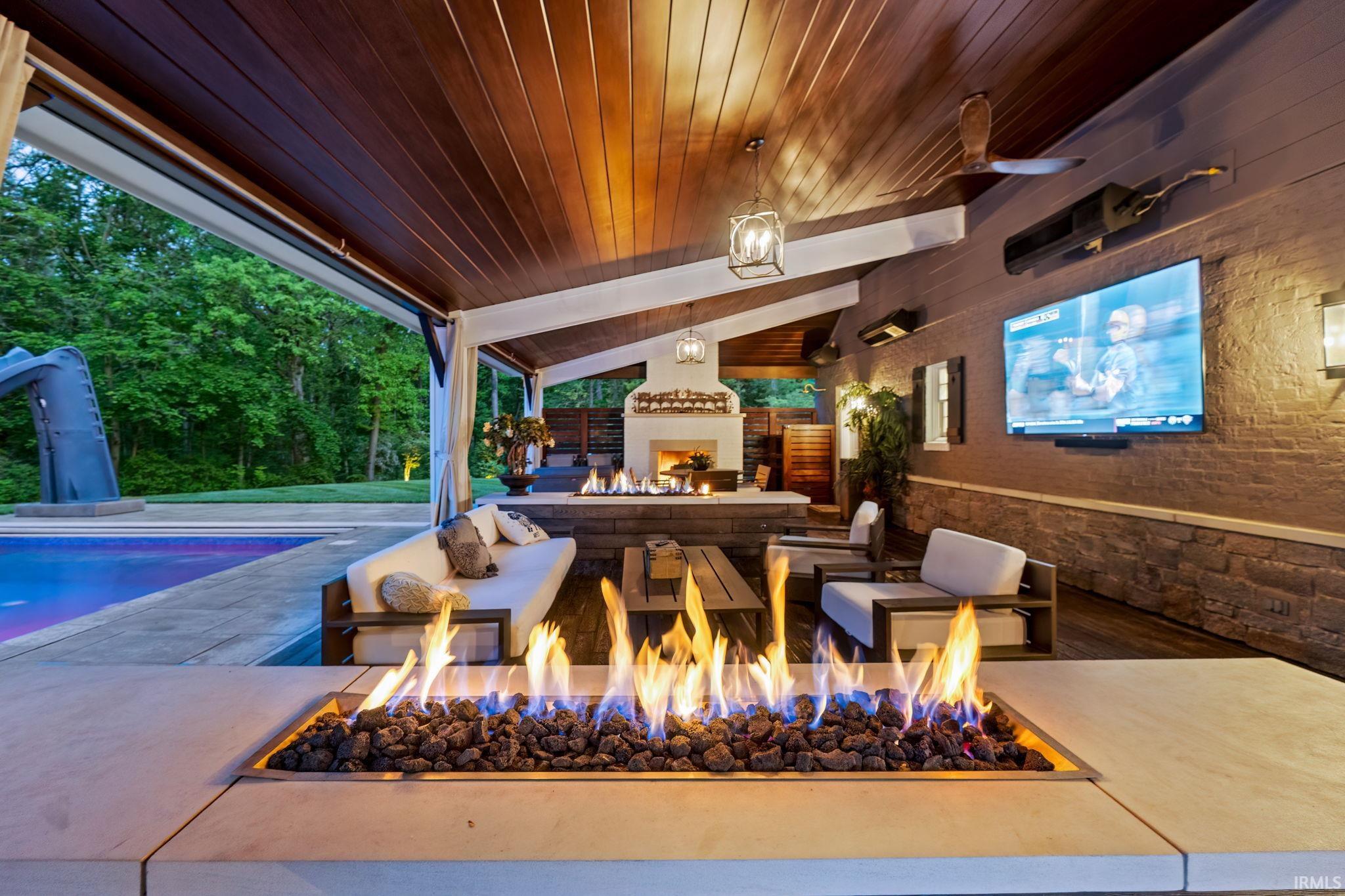 4501 Taylor Street Fort Wayne, IN 46804 - Photo 7 of 36