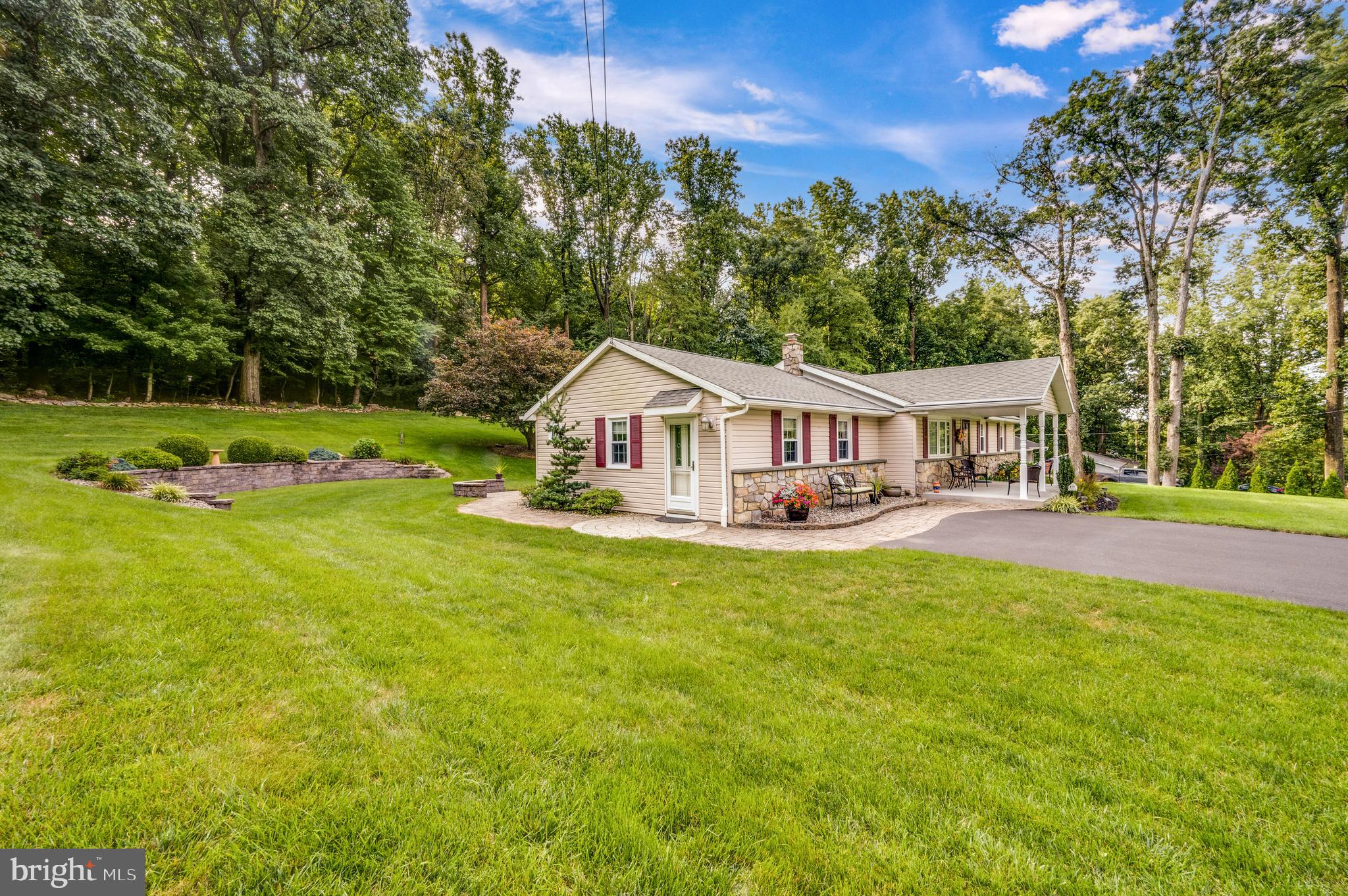 106 Wanner Road Reading, PA 19606 - Photo 3 of 56