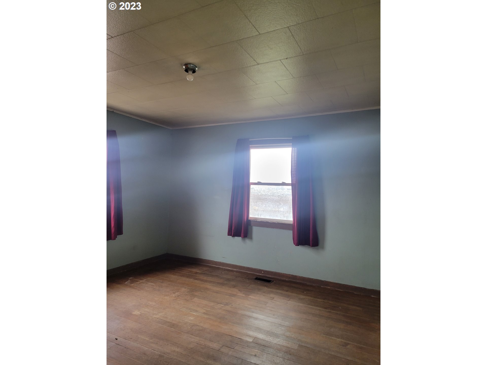 61993 Quail Road La Grande, OR 97850 - Photo 23 of 34 Bedroom