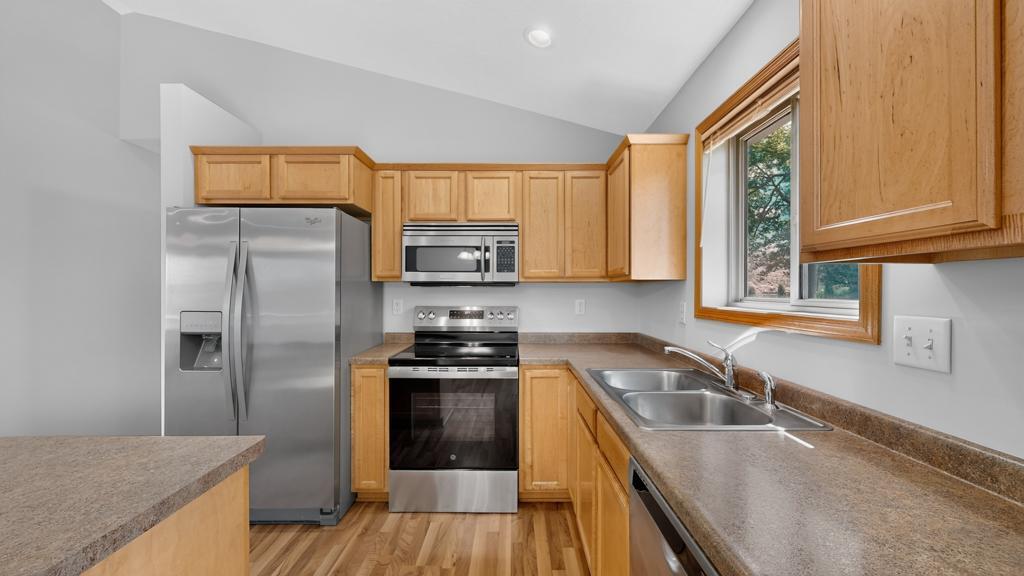 3909 46 Avenue Northwest Rochester, MN 55901 - Photo 17 of 36