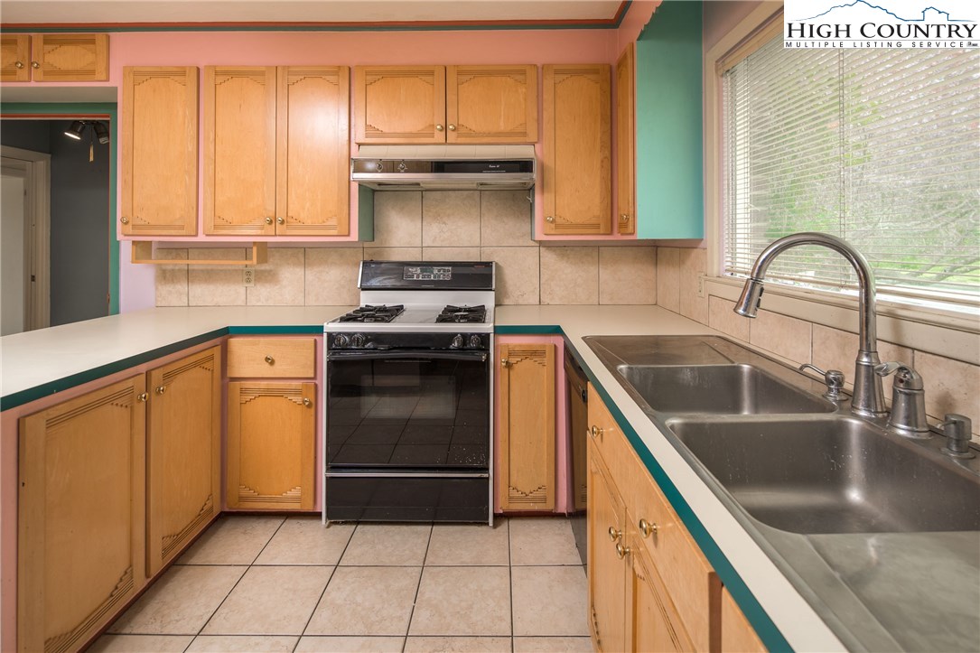 121 Eastview Drive Boone, NC 28607 - Photo 14 of 45 Gallery Image 14